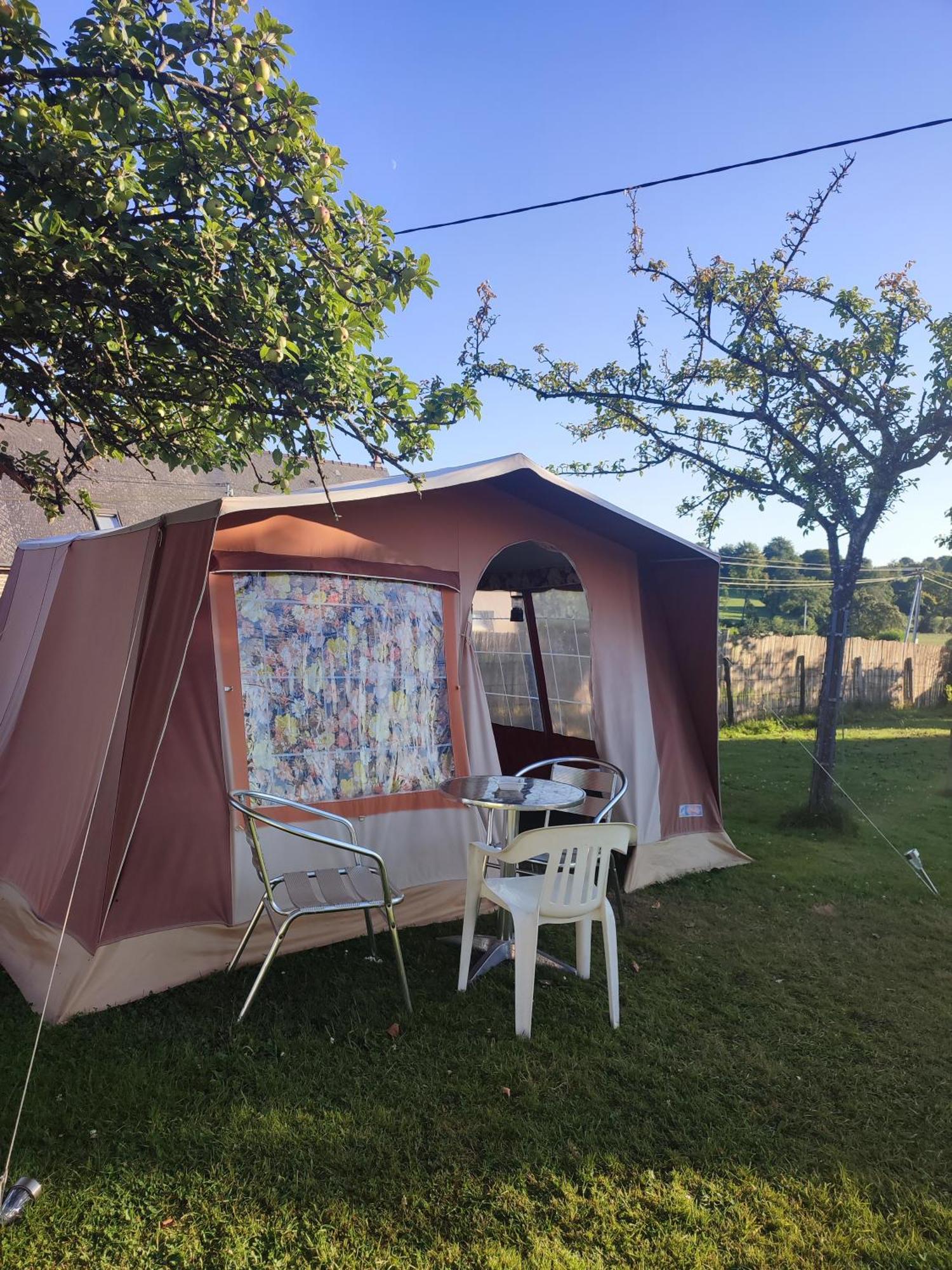 La Billardiere Camping A La Ferme Le Menil-Ciboult 外观 照片