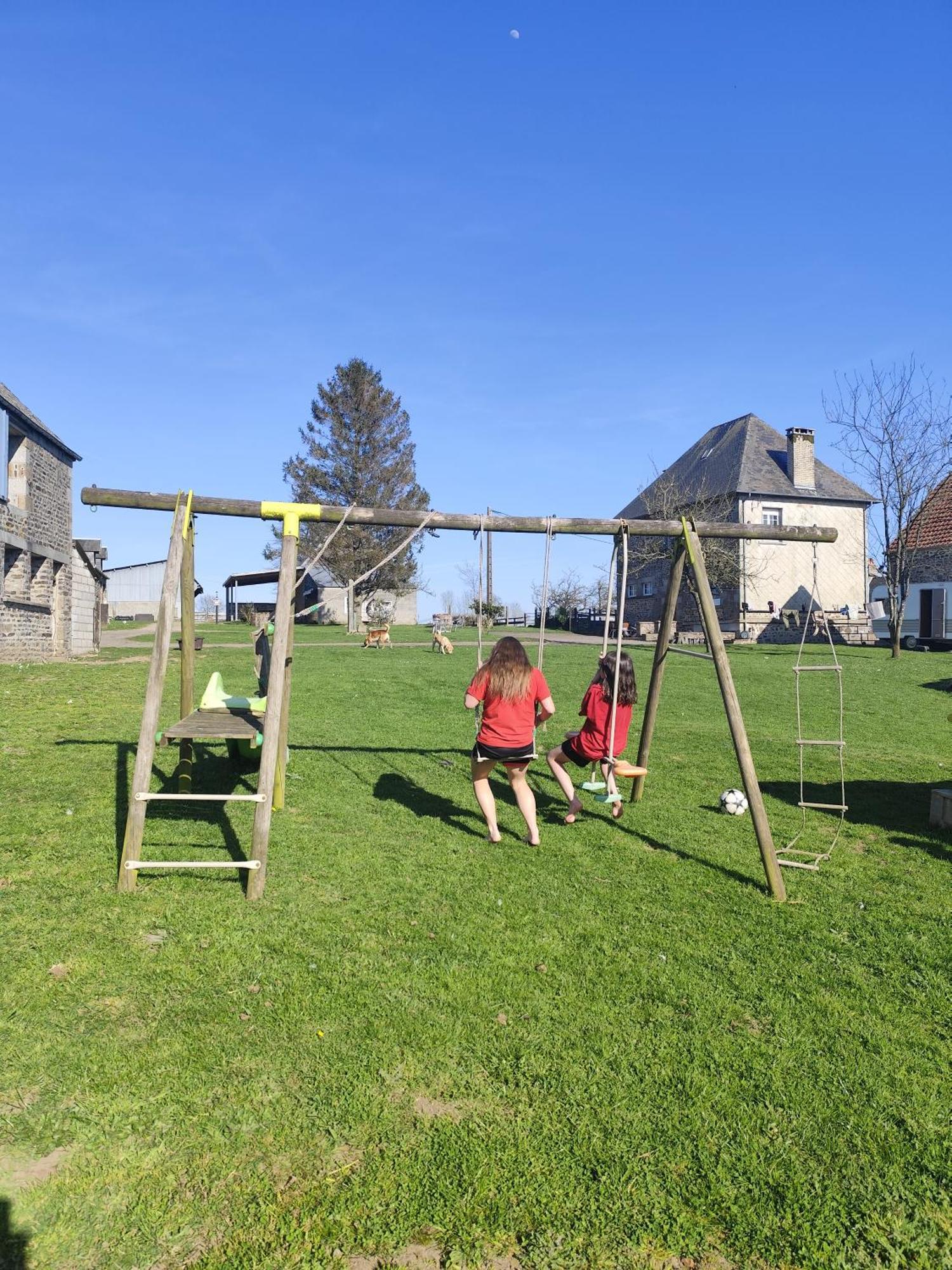 La Billardiere Camping A La Ferme Le Menil-Ciboult 外观 照片